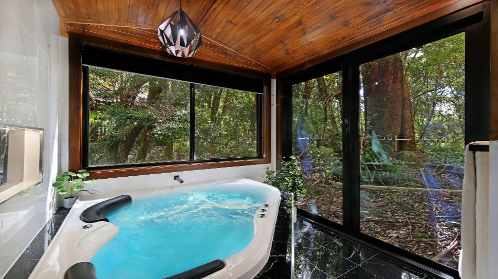 Spa Bath Chalets Hinterland Springbrook